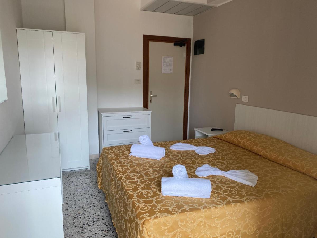 Hotel Modenese Riccione Extérieur photo