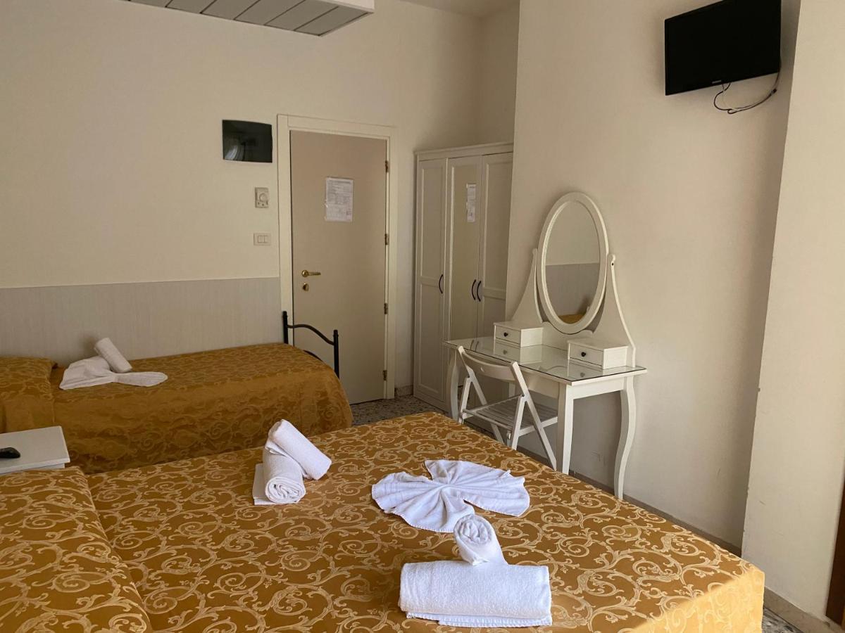 Hotel Modenese Riccione Extérieur photo