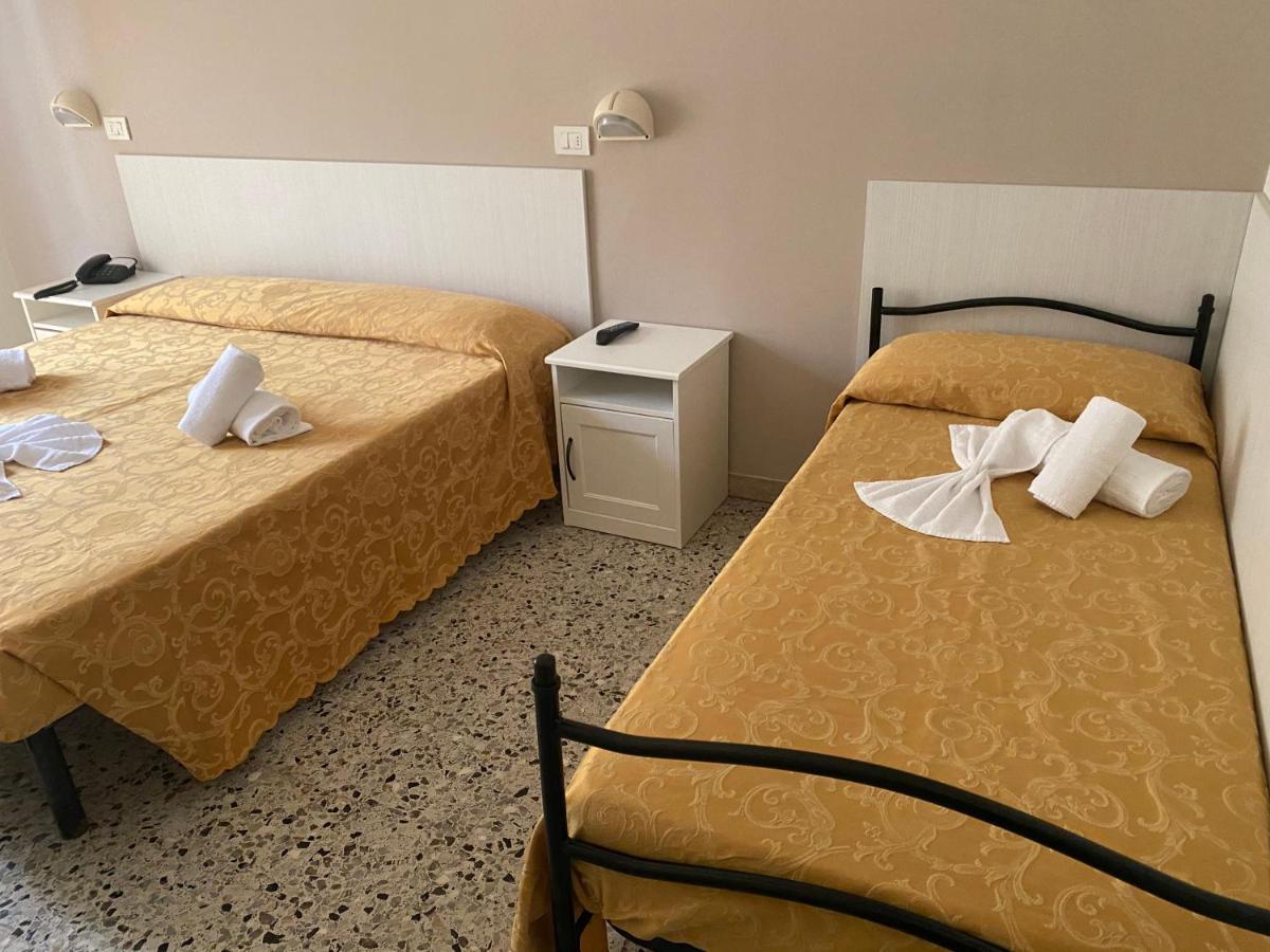 Hotel Modenese Riccione Extérieur photo