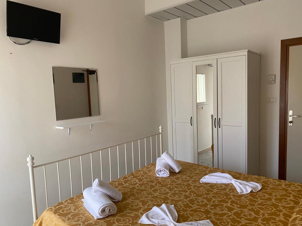 Hotel Modenese Riccione Extérieur photo