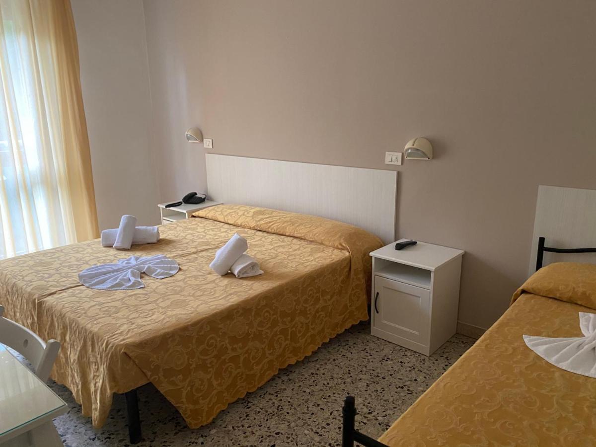 Hotel Modenese Riccione Extérieur photo