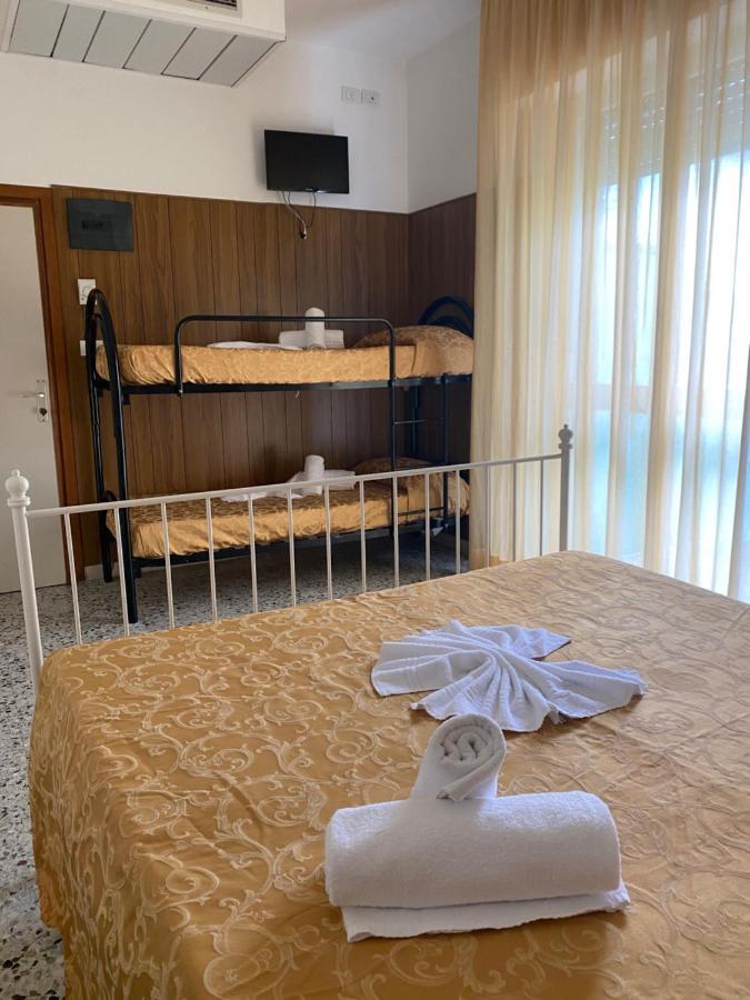 Hotel Modenese Riccione Extérieur photo